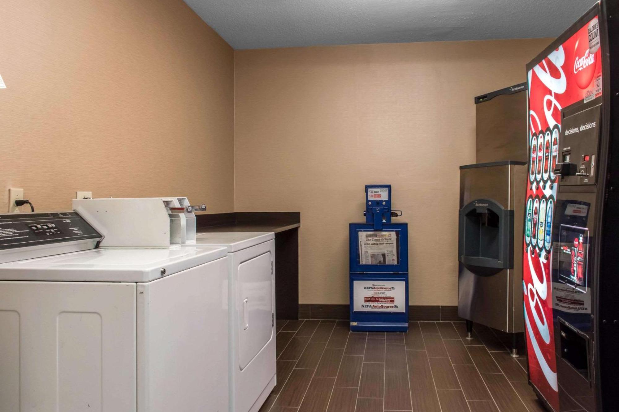 Comfort Suites Scranton Near Montage Mountain Екстериор снимка