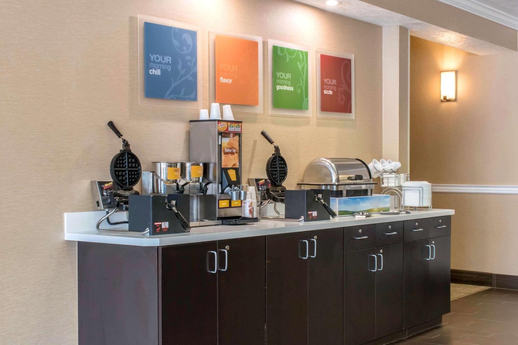 Comfort Suites Scranton Near Montage Mountain Екстериор снимка
