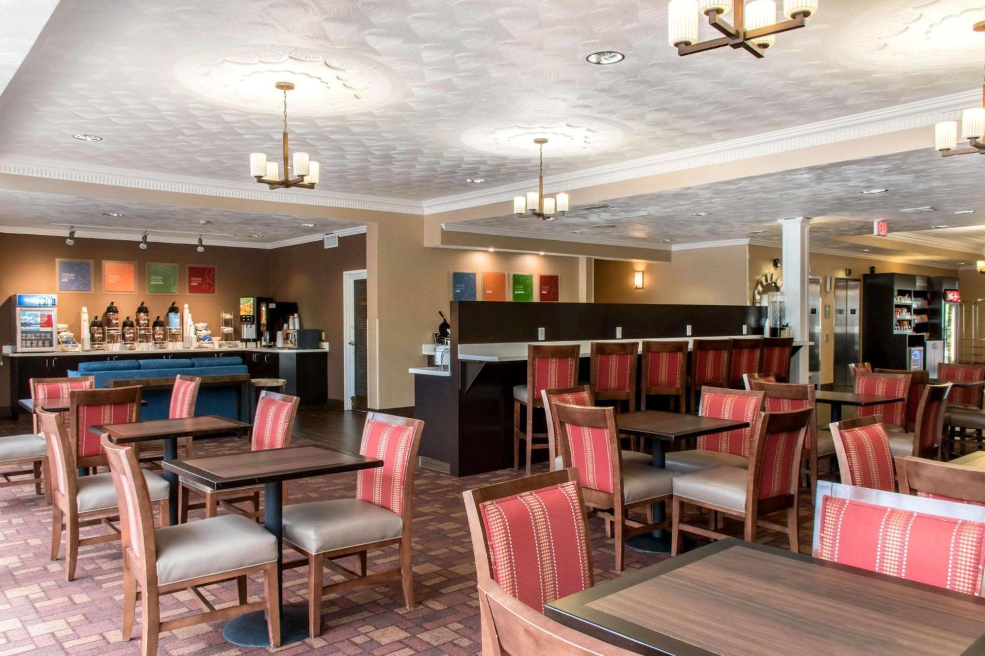 Comfort Suites Scranton Near Montage Mountain Екстериор снимка